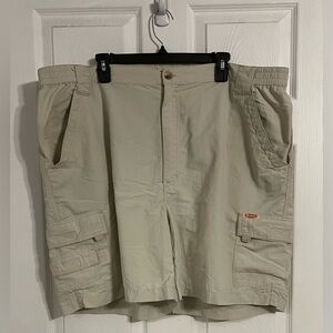 Berkley Men’s 2xl Fishing Shorts Khaki Cargo 7.5 Inch Inseam